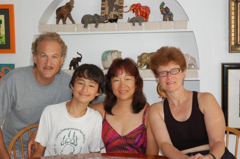 Casa de Schorow at table