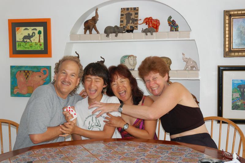 Casa de Schorow at table
